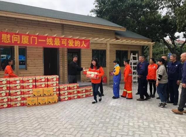 今天，k8.com向平凡而伟大的他们——环卫工人致敬！