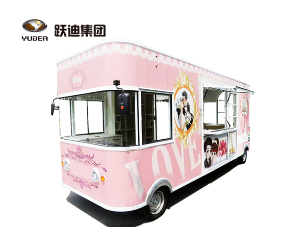 k8.com婚纱摄影车