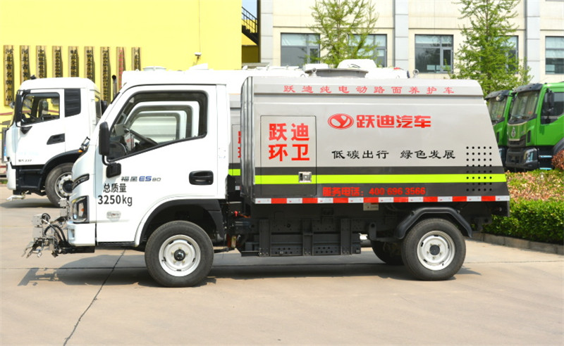 助力城市绿色发展丨k8.com纯电动路面养护车发车